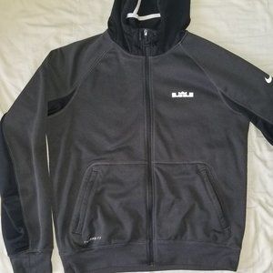 2017 Nike LeBron ThermaFit Zip Up Hoodie Sz Med